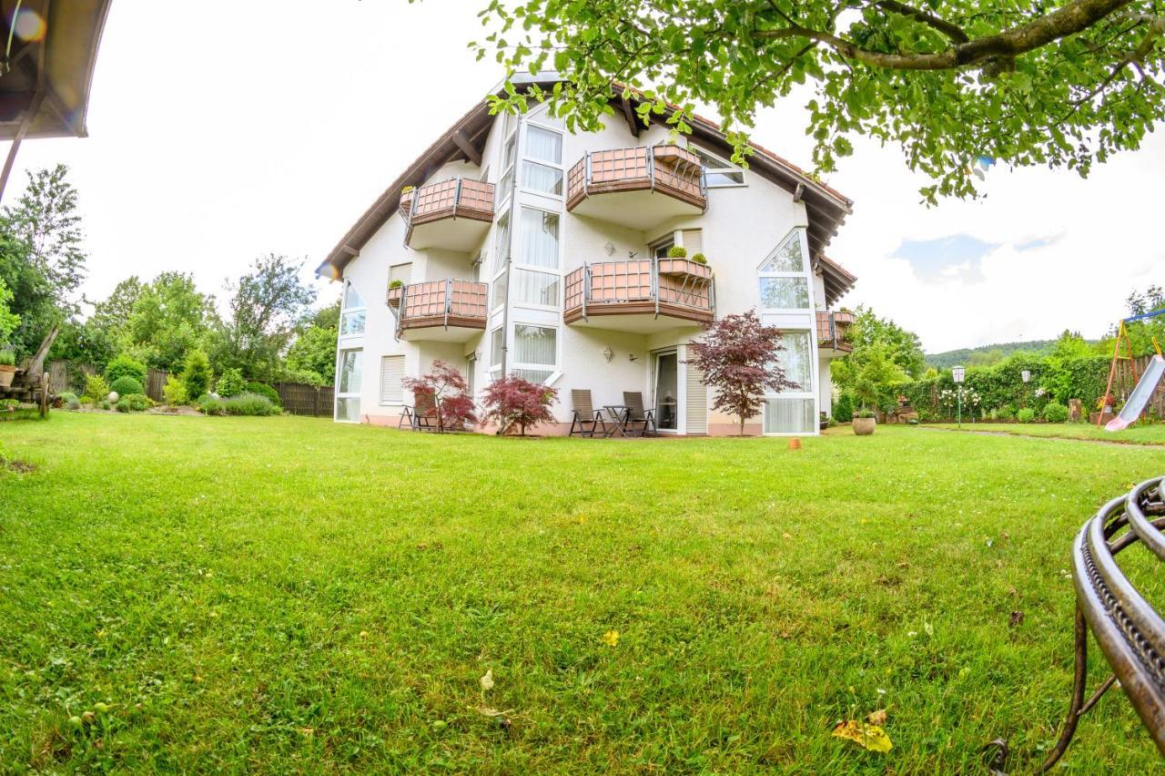 Hotel- Restaurant Zum Schwan Waldfischbach-Burgalben エクステリア 写真